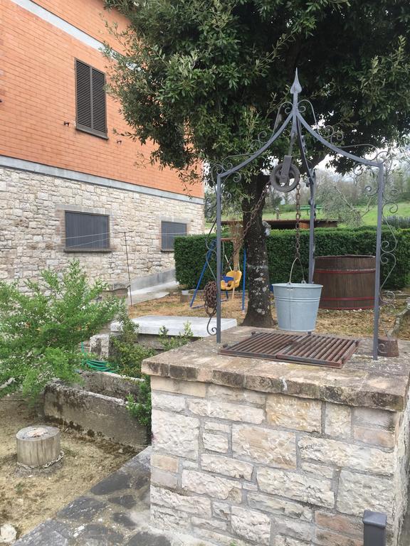 Appartamento Dell Agriturismo Pane E Olio โตดี ภายนอก รูปภาพ