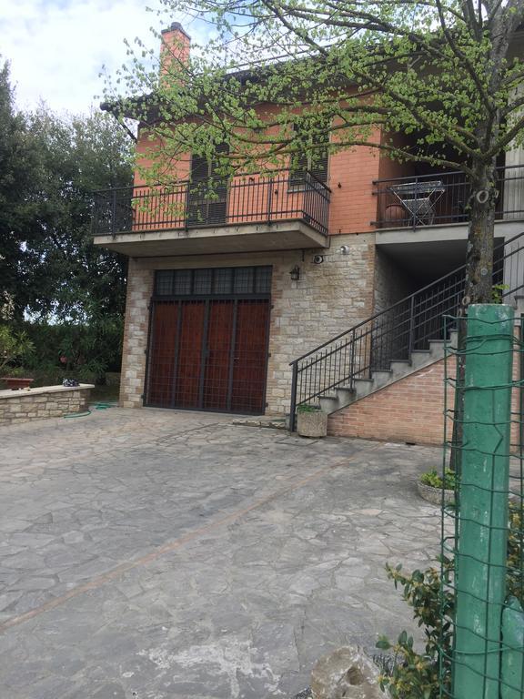 Appartamento Dell Agriturismo Pane E Olio โตดี ภายนอก รูปภาพ
